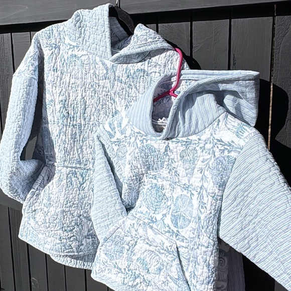 Quilted Blue/White Seashell themed  Hoodie Sweatshirt - Picture 10 of 10